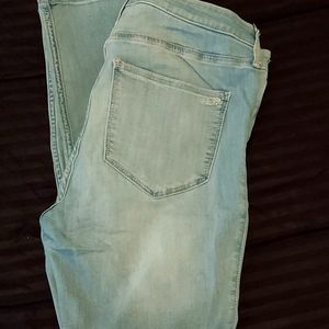 Women's Hollister high rise jeans size 32W 28L